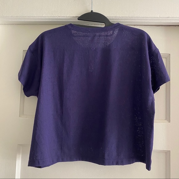 Lululemon Cates Tee *mesh 💜 - Picture 3 of 8